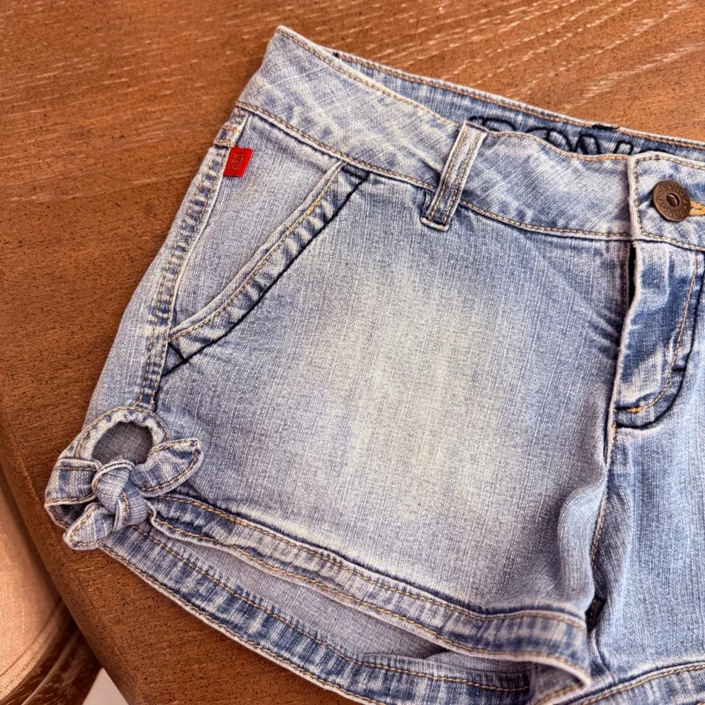 Vintage Bongo Y2K Jean Denim Micro Mini Low Rise Shorts Light‎ Wash Stretch SZ 3